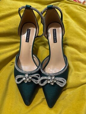 Erijunor Green Satin Pointed-Toe Heels with Crystal Bow Accent